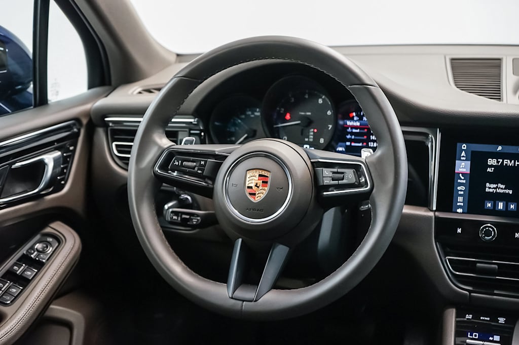 Thumbnail: 2026 Porsche Macan - 15