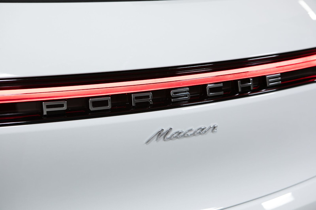 Thumbnail: 2026 Porsche Macan - 23