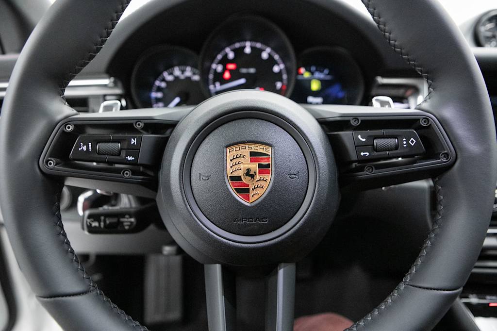 Thumbnail: 2026 Porsche Macan - 19