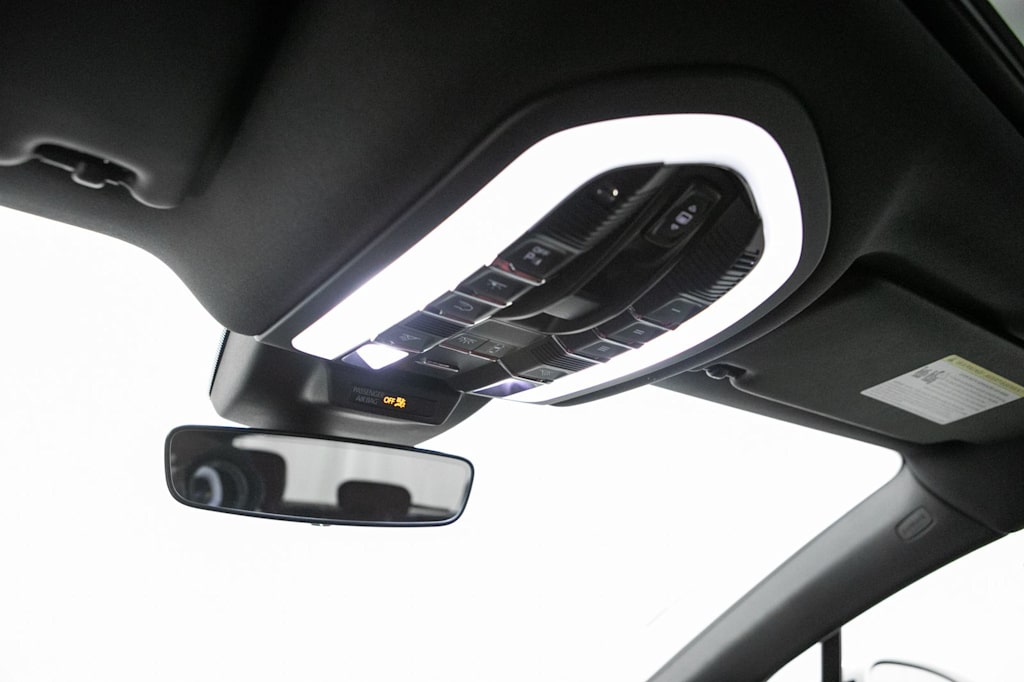 Thumbnail: 2026 Porsche Macan - 33