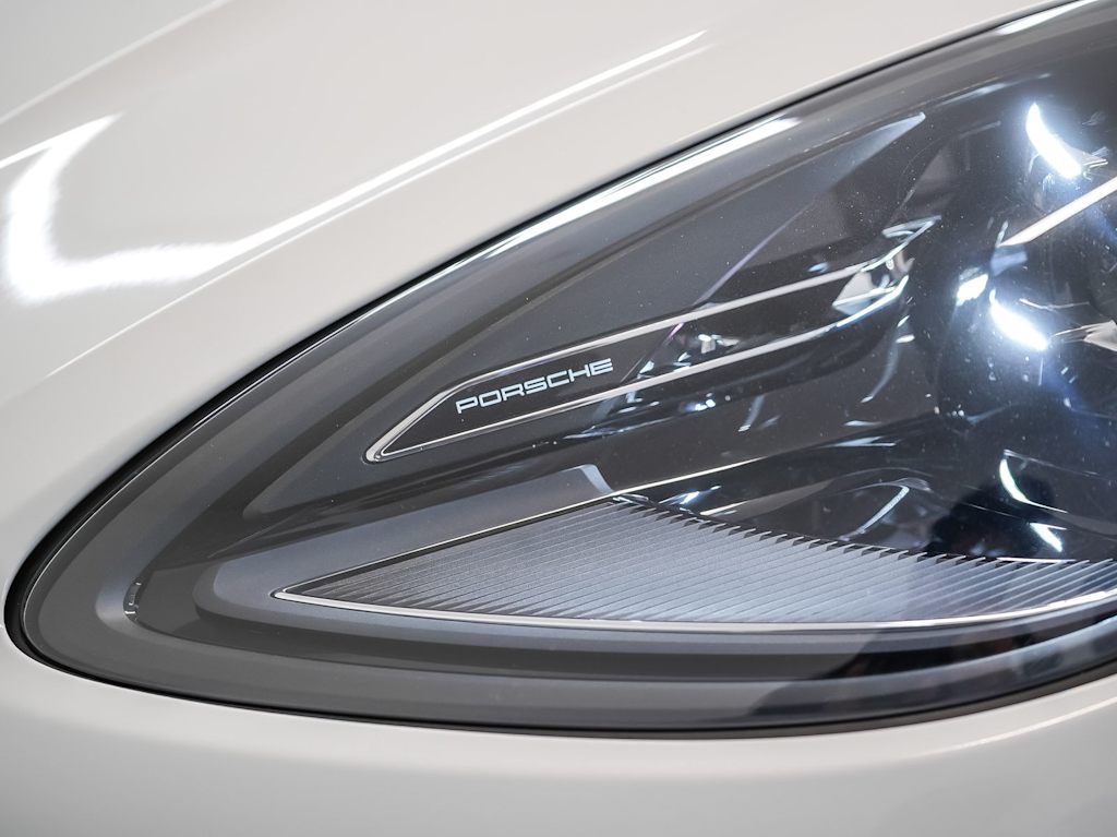 Thumbnail: 2026 Porsche Macan - 25