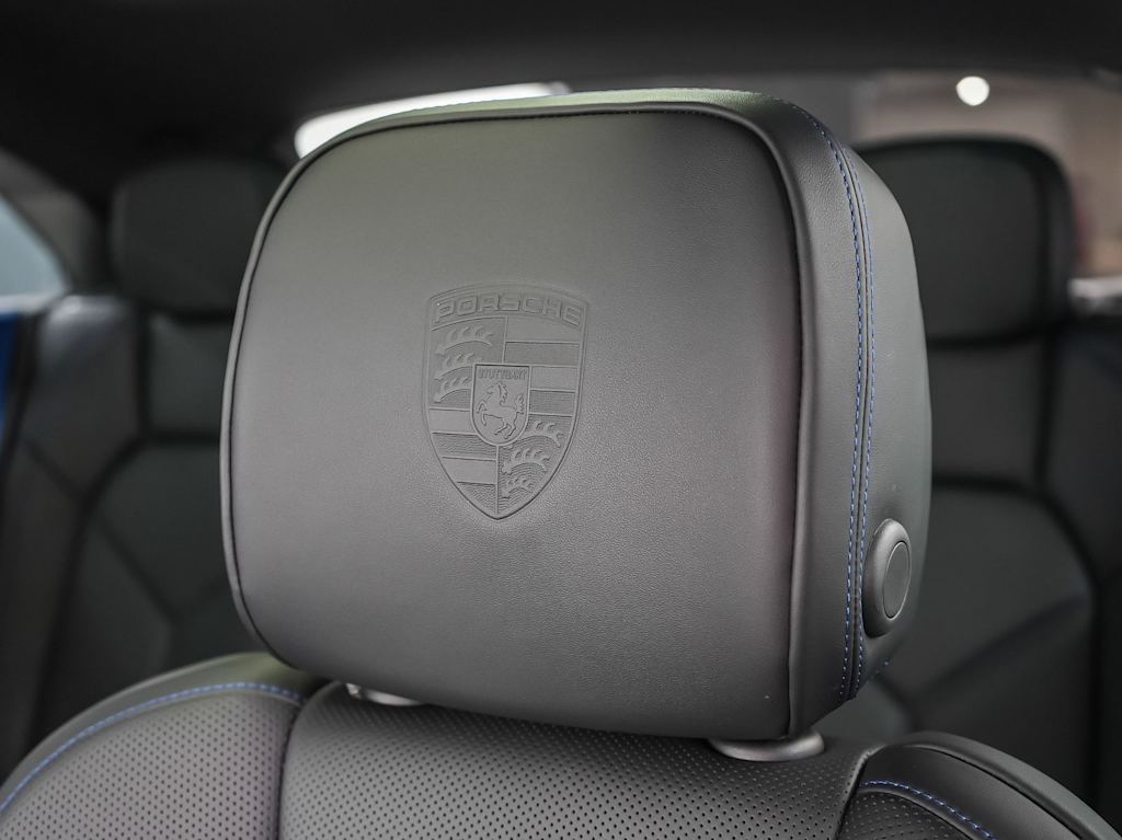 Thumbnail: 2026 Porsche Macan - 31
