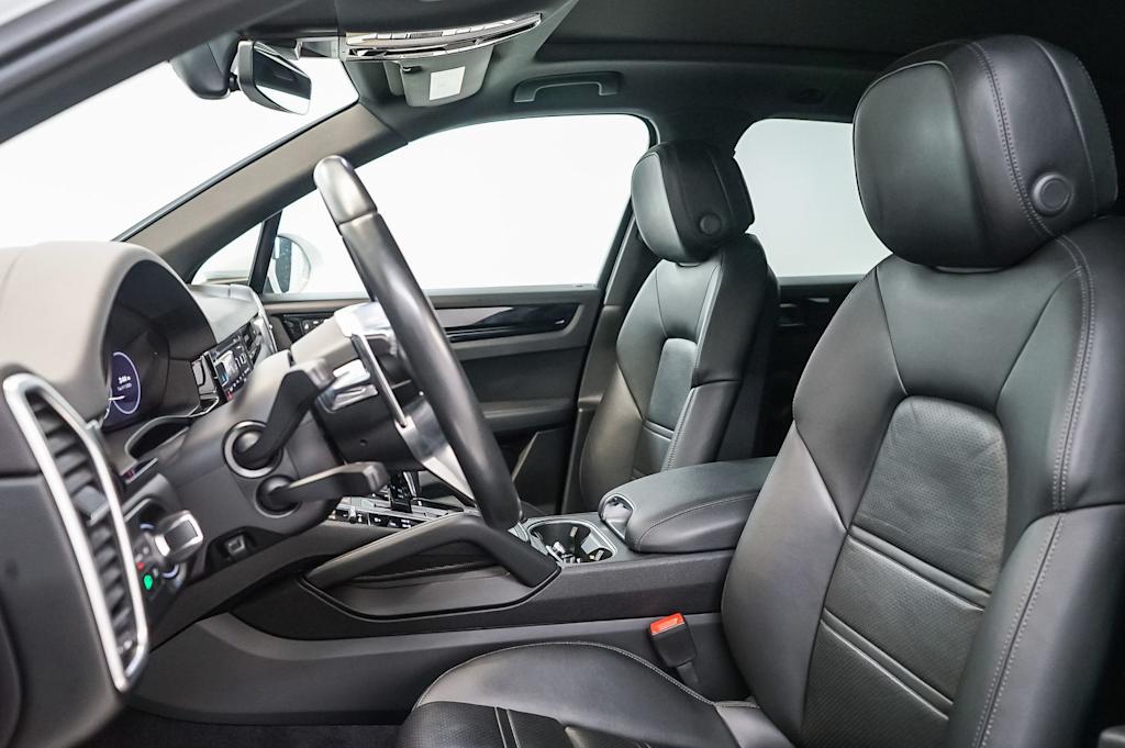 Thumbnail: 2023 Porsche Cayenne - 29