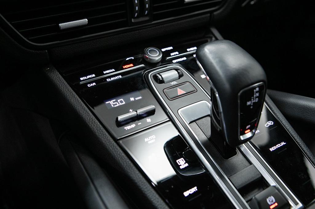 Thumbnail: 2023 Porsche Cayenne - 30