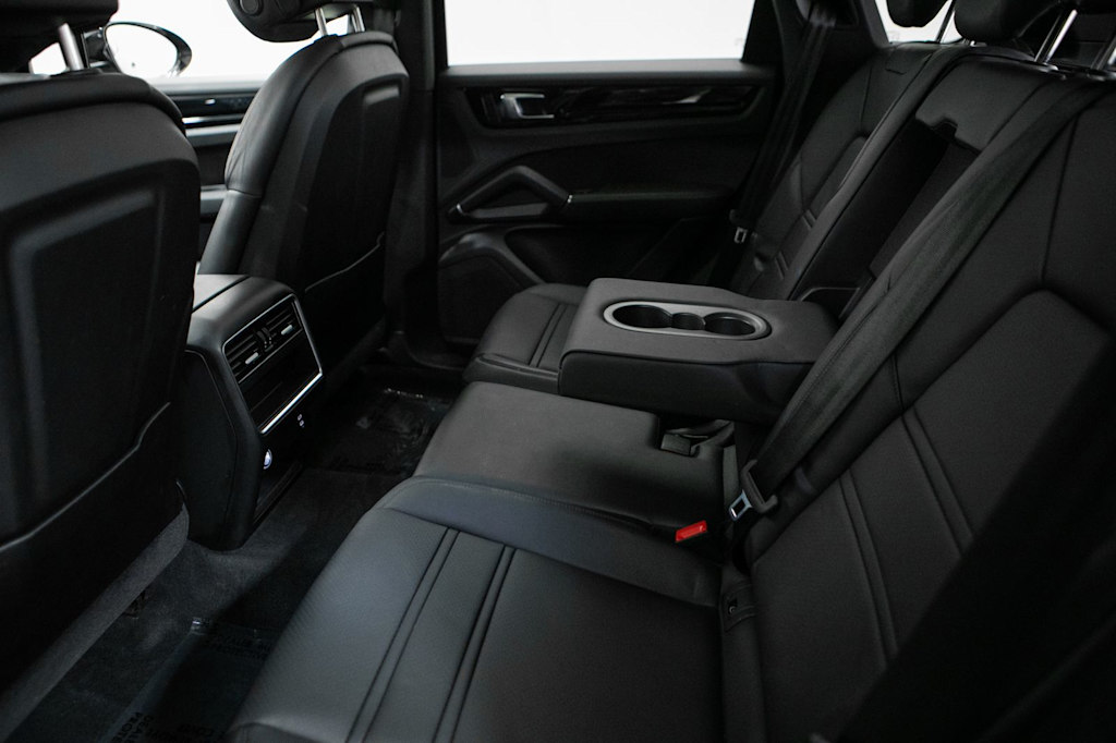Thumbnail: 2023 Porsche Cayenne - 35