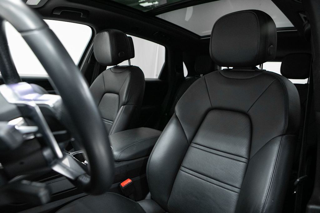 Thumbnail: 2023 Porsche Cayenne - 8