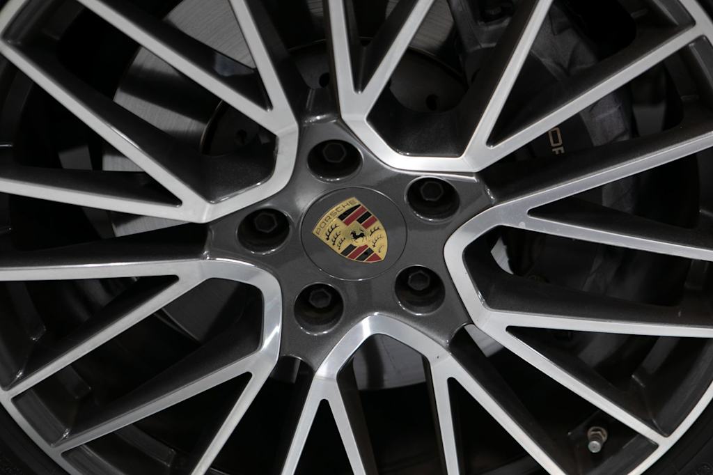 Thumbnail: 2023 Porsche Cayenne - 6