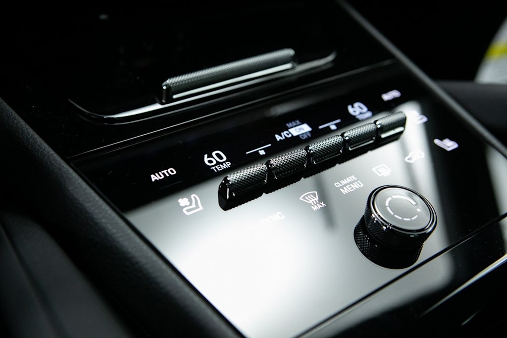 Thumbnail: 2026 Porsche Cayenne - 25