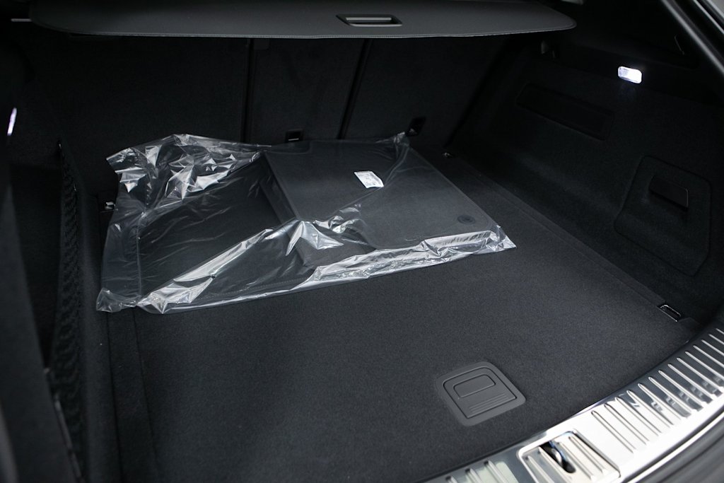 Thumbnail: 2026 Porsche Cayenne - 32