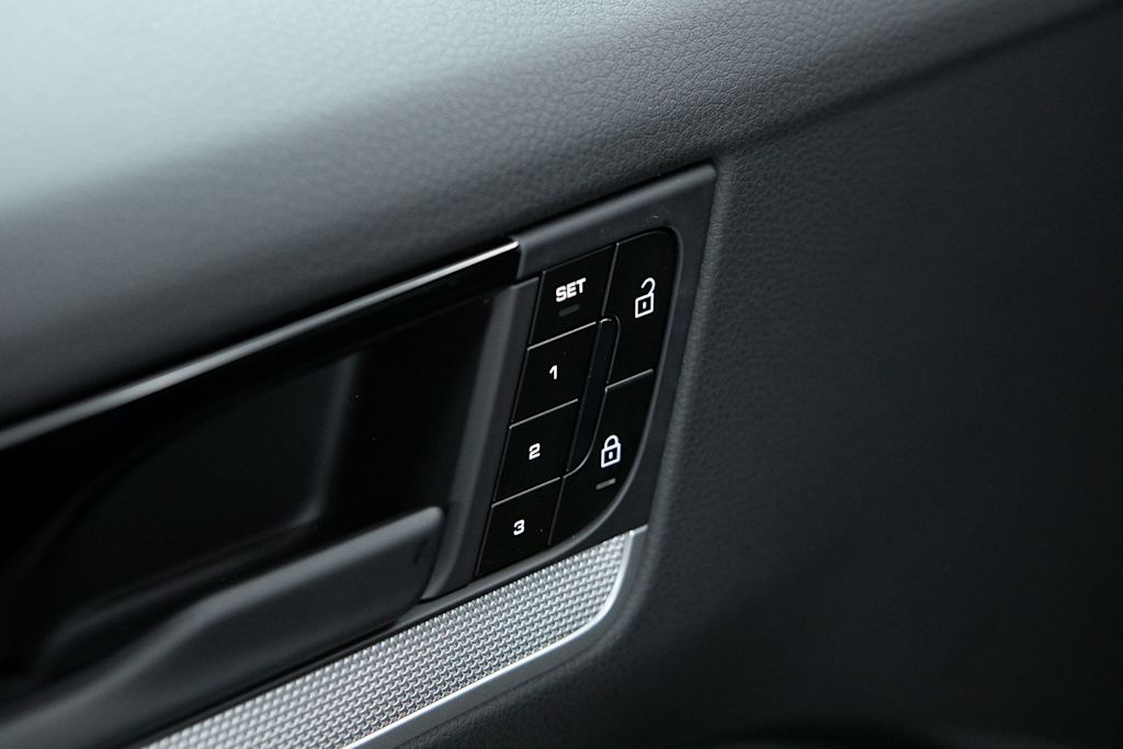 Thumbnail: 2026 Porsche Cayenne - 23