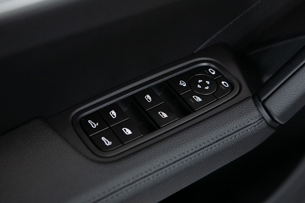 Thumbnail: 2026 Porsche Cayenne - 22