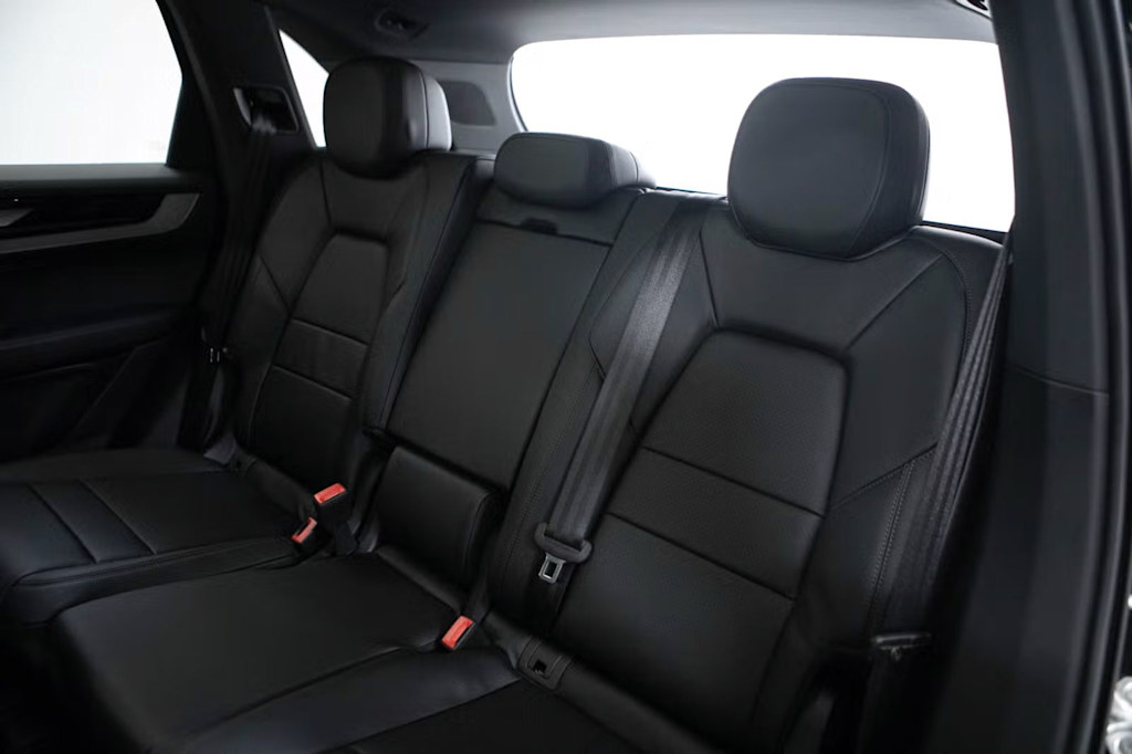 Thumbnail: 2026 Porsche Cayenne - 36