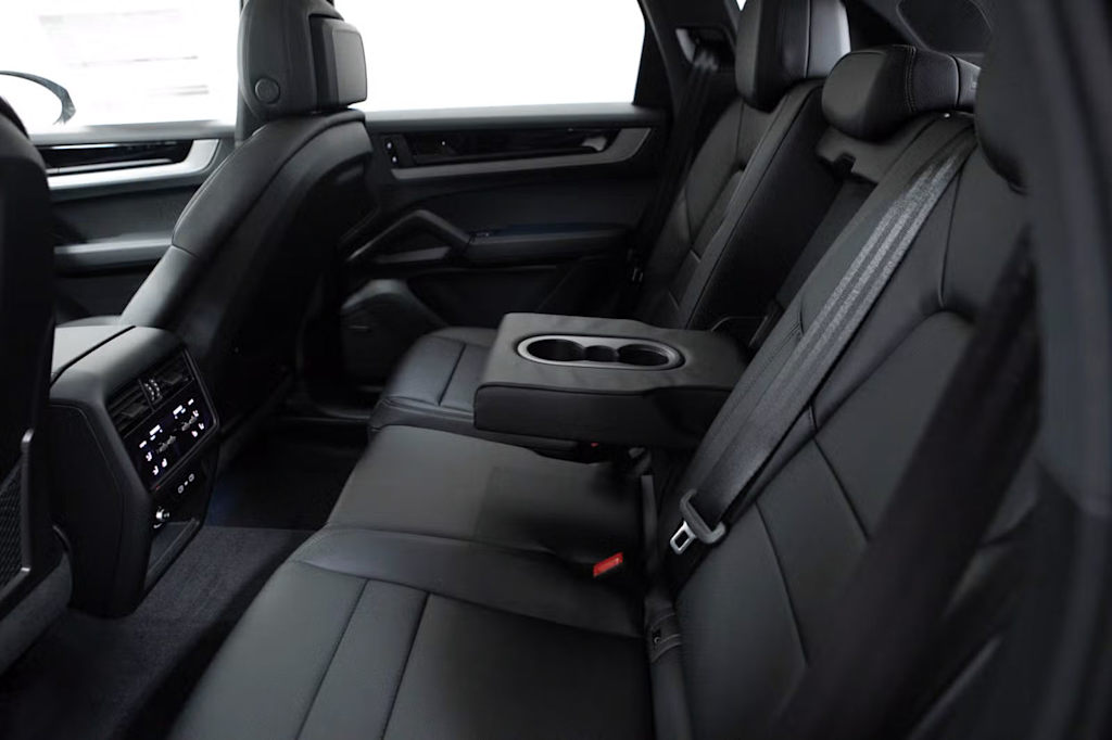 Thumbnail: 2026 Porsche Cayenne - 37