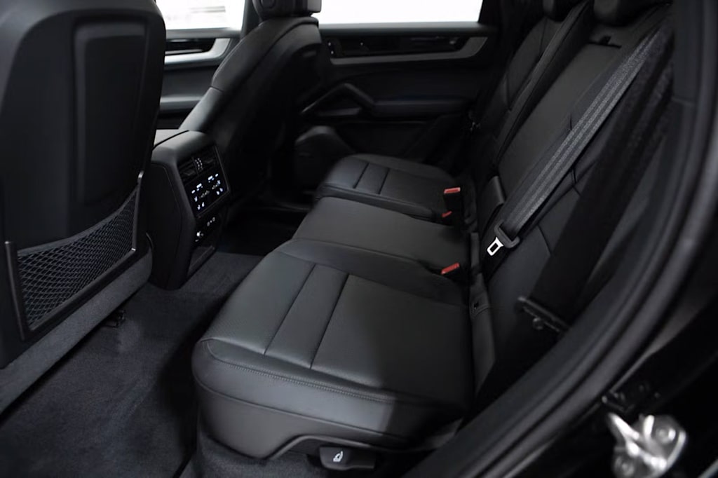 Thumbnail: 2026 Porsche Cayenne - 10