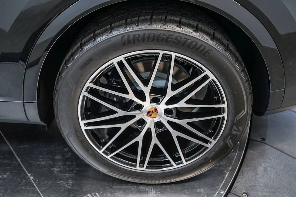 Thumbnail: 2026 Porsche Cayenne - 8