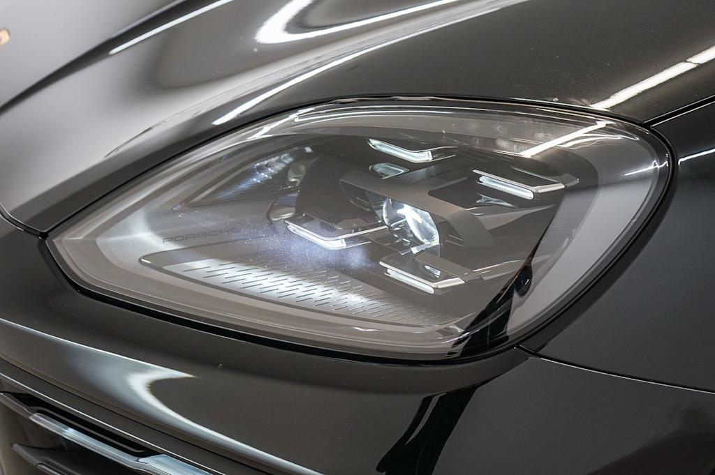 Thumbnail: 2026 Porsche Cayenne - 26
