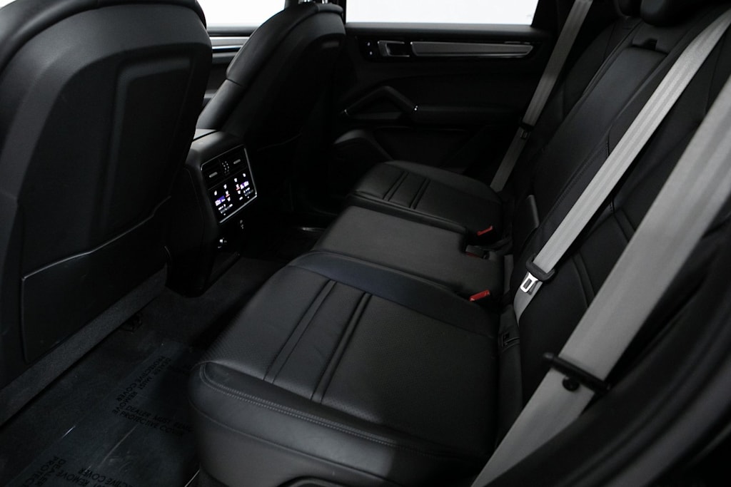 Thumbnail: 2023 Porsche Cayenne - 10