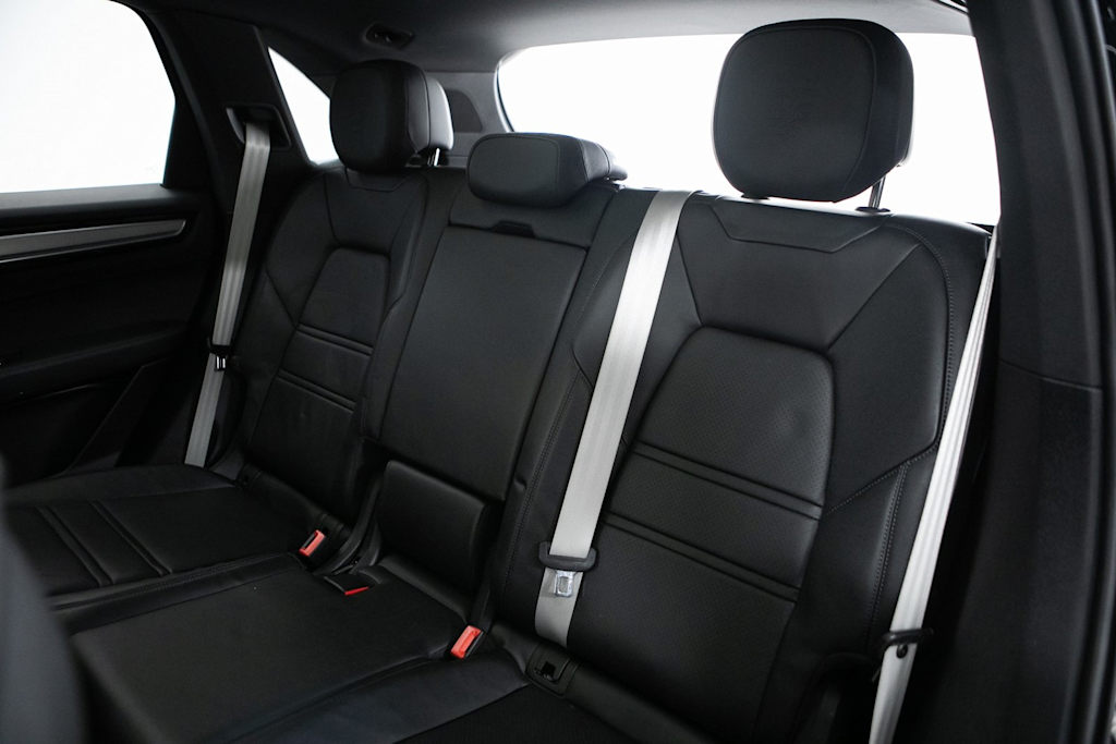 Thumbnail: 2023 Porsche Cayenne - 29