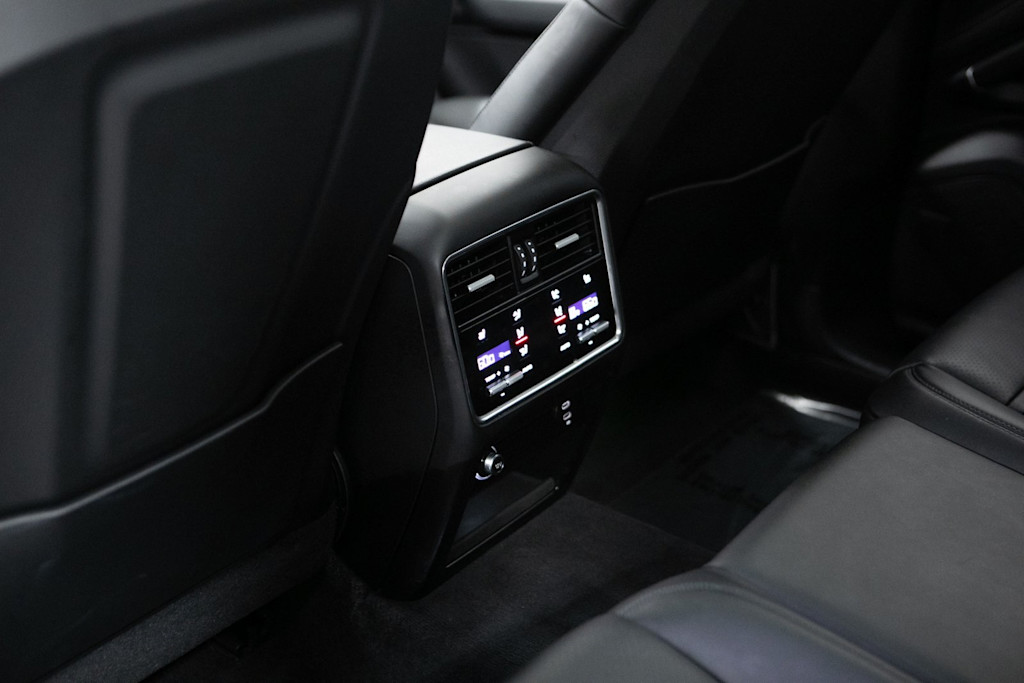 Thumbnail: 2023 Porsche Cayenne - 27