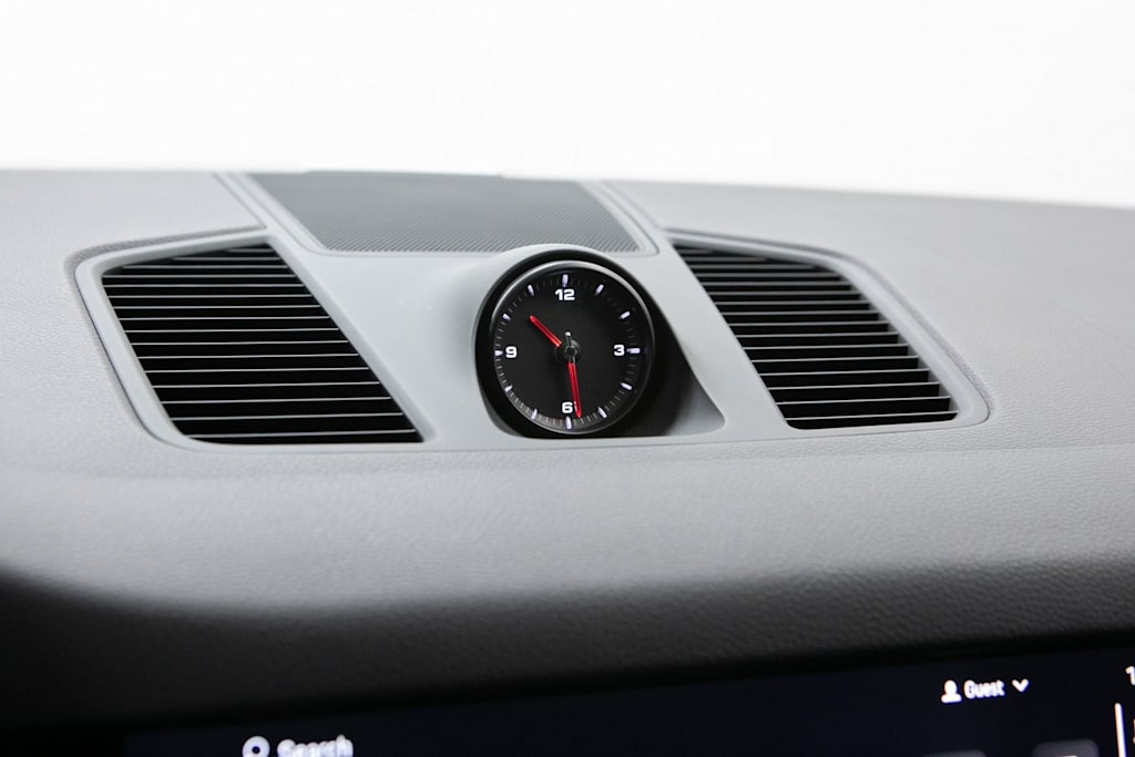 Thumbnail: 2023 Porsche Cayenne - 25