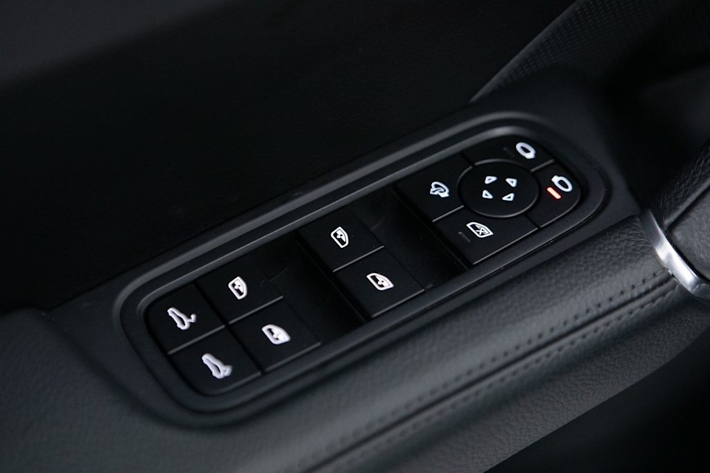 Thumbnail: 2023 Porsche Cayenne - 19