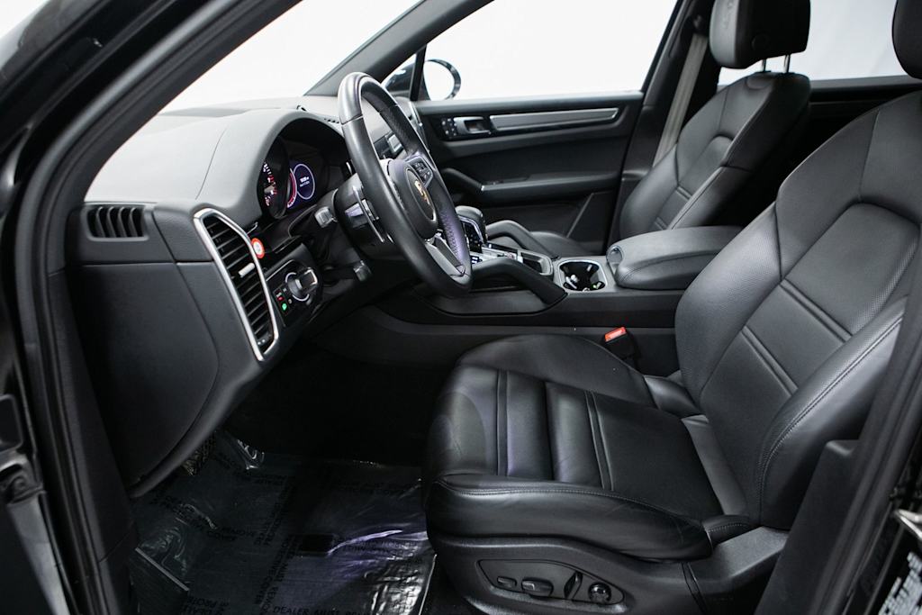 Thumbnail: 2023 Porsche Cayenne - 9