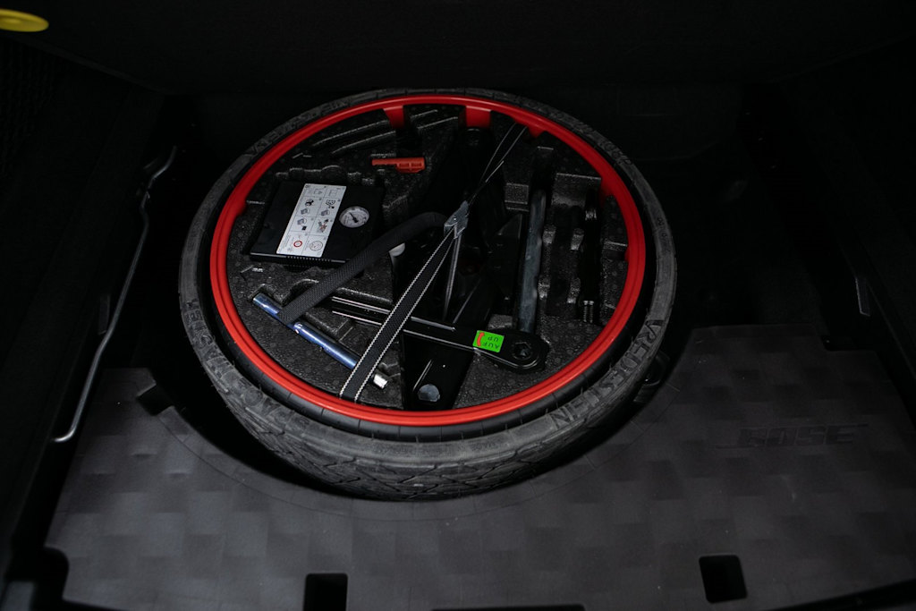 Thumbnail: 2023 Porsche Cayenne - 30