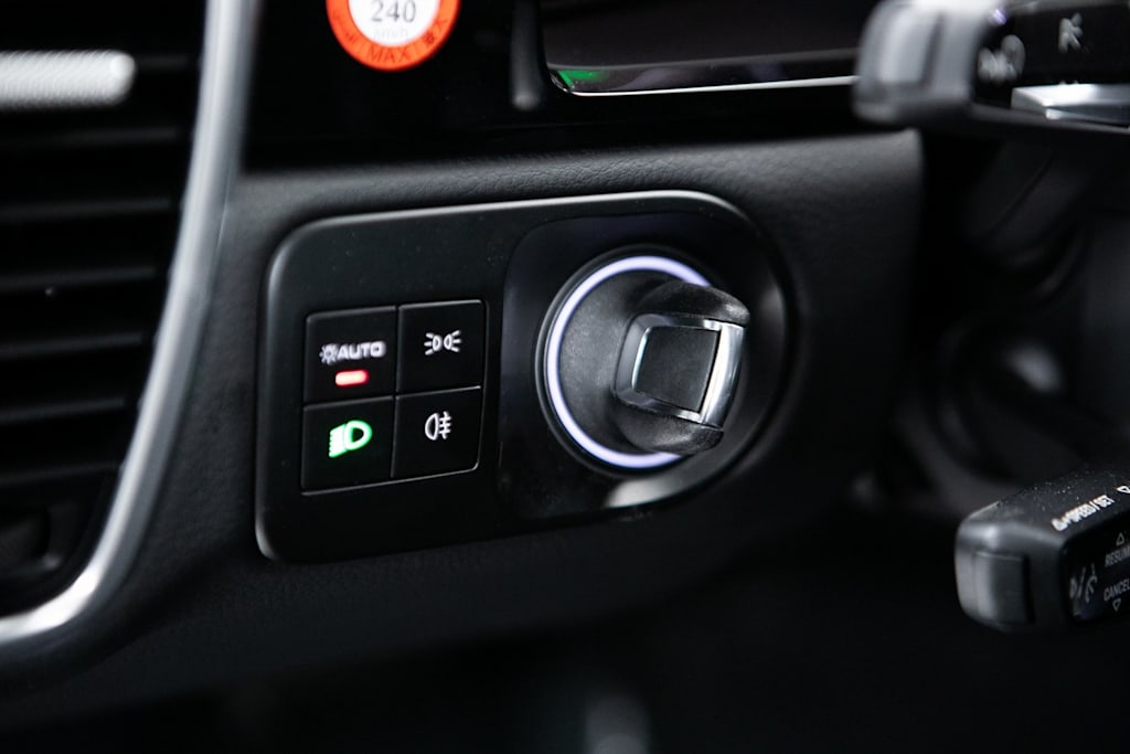 Thumbnail: 2023 Porsche Cayenne - 21