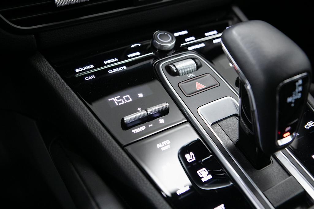 Thumbnail: 2023 Porsche Cayenne - 22