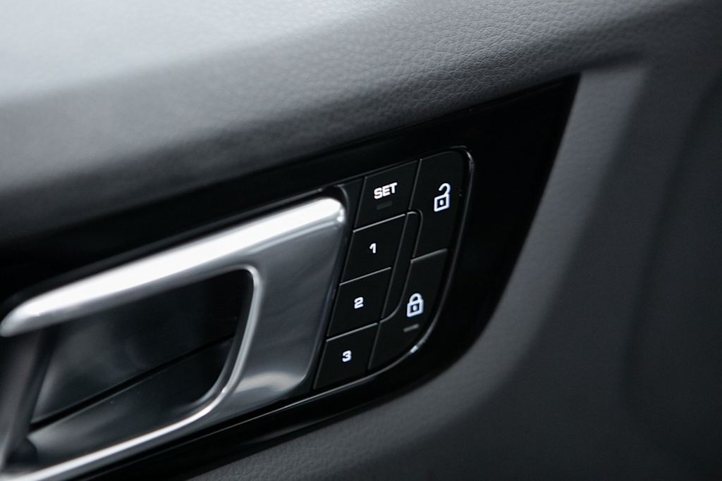 Thumbnail: 2023 Porsche Cayenne - 20