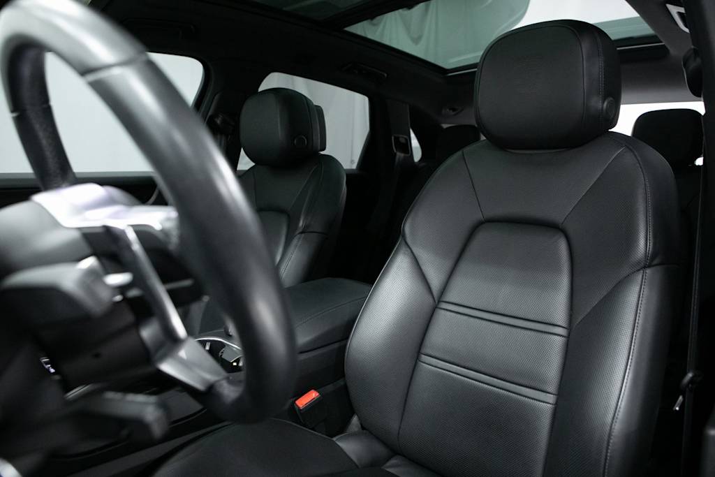 Thumbnail: 2023 Porsche Cayenne - 9