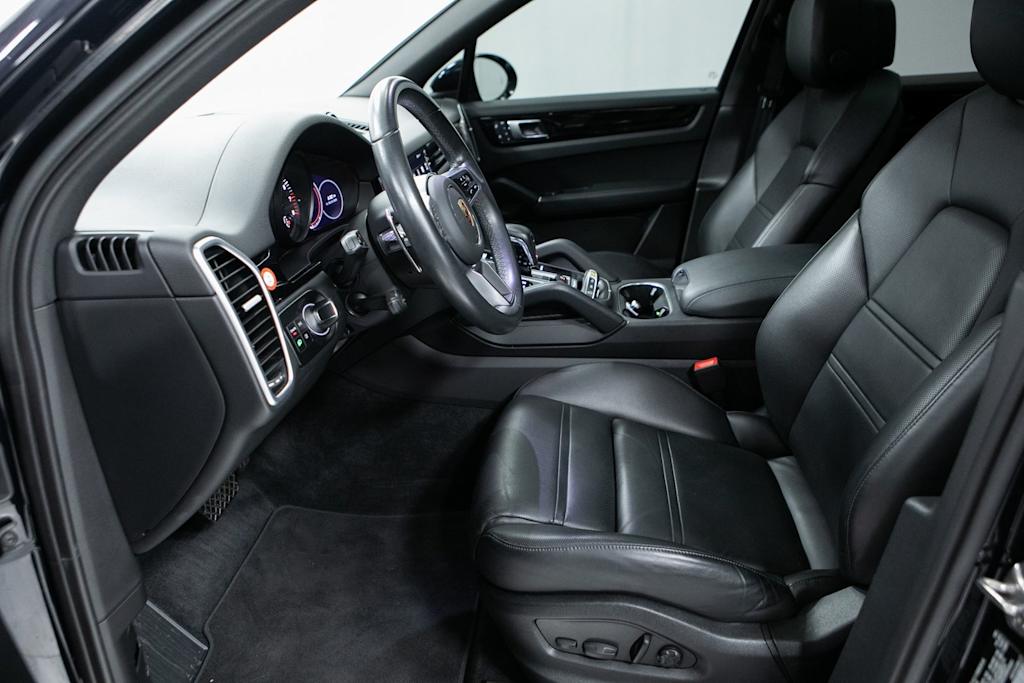 Thumbnail: 2023 Porsche Cayenne - 10