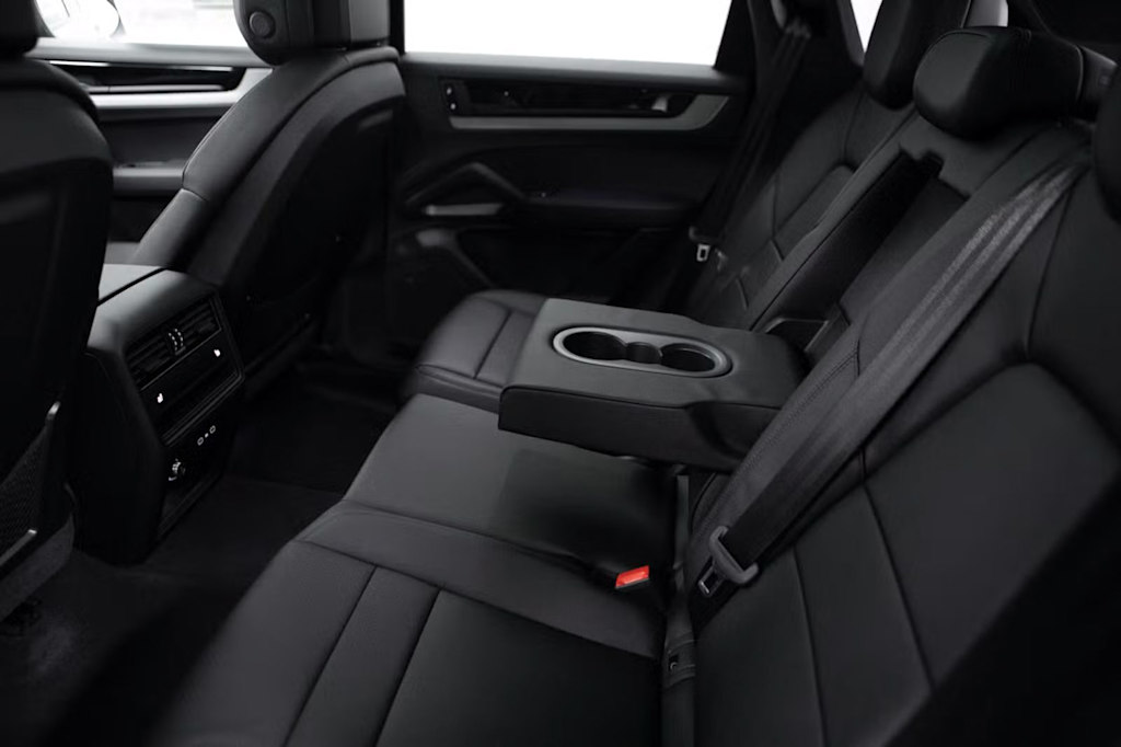 Thumbnail: 2026 Porsche Cayenne - 36