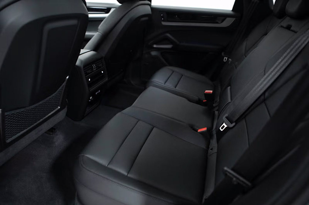 Thumbnail: 2026 Porsche Cayenne - 10