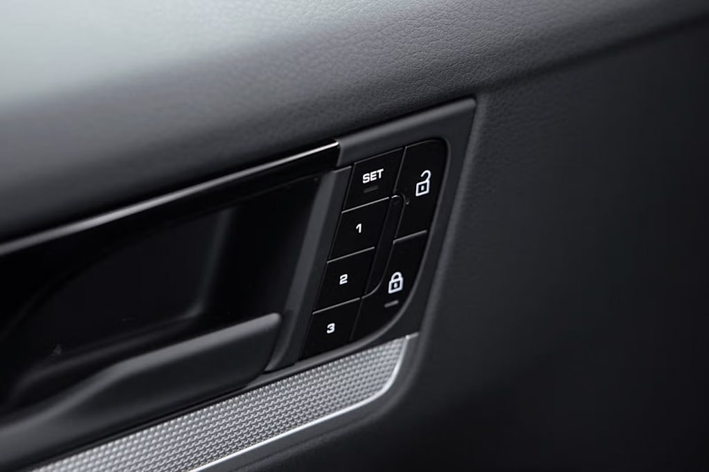 Thumbnail: 2026 Porsche Cayenne - 29