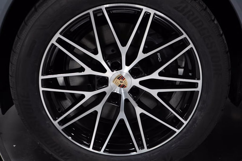 Thumbnail: 2026 Porsche Cayenne - 6