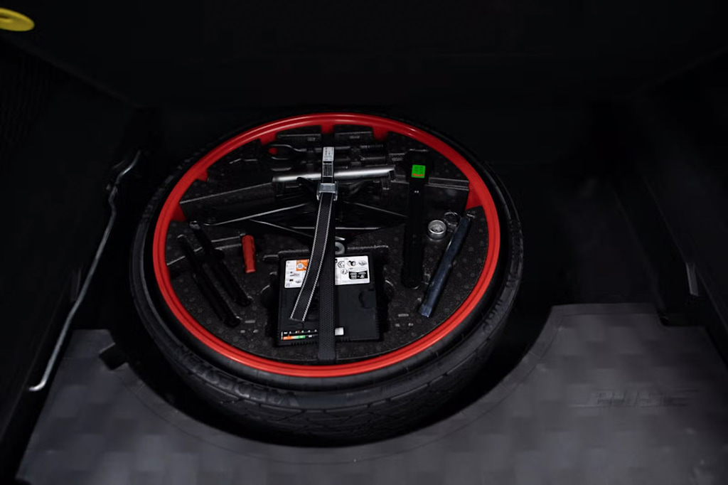 Thumbnail: 2026 Porsche Cayenne - 39