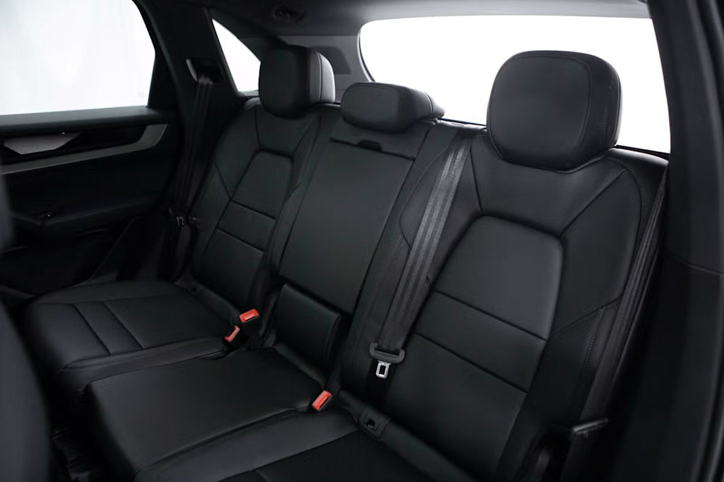 Thumbnail: 2026 Porsche Cayenne - 38