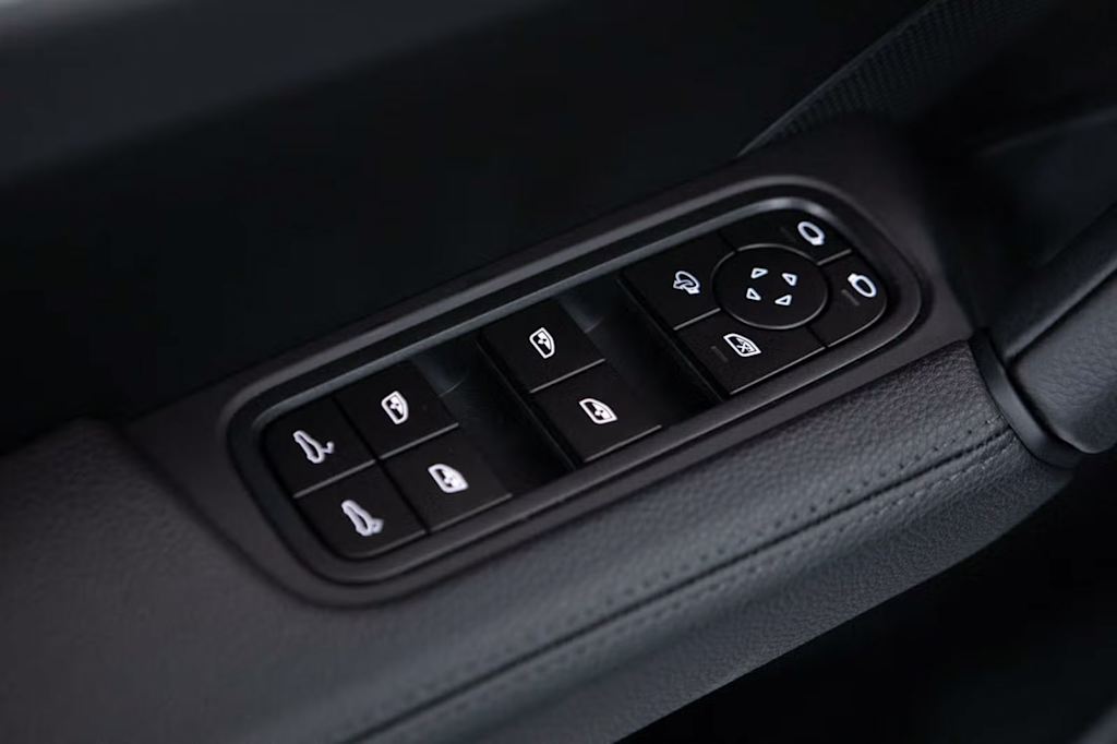 Thumbnail: 2026 Porsche Cayenne - 28