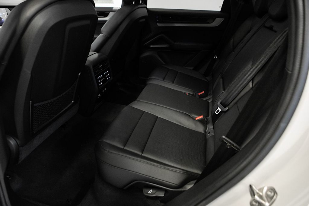 Thumbnail: 2026 Porsche Cayenne - 11