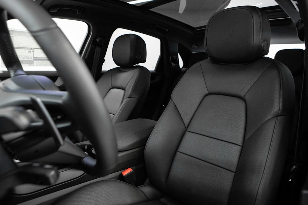 Thumbnail: 2026 Porsche Cayenne - 10