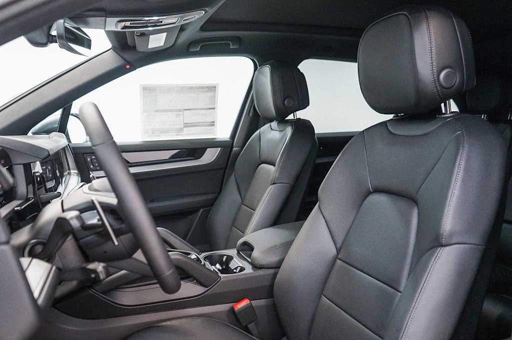 Thumbnail: 2026 Porsche Cayenne - 11