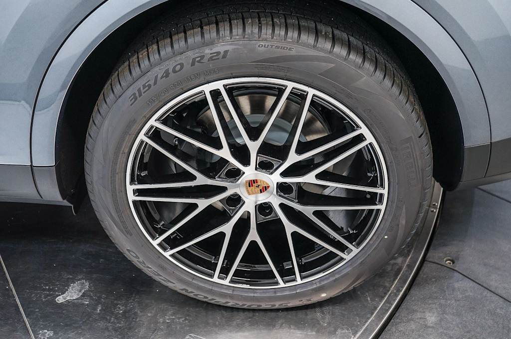 Thumbnail: 2026 Porsche Cayenne - 8