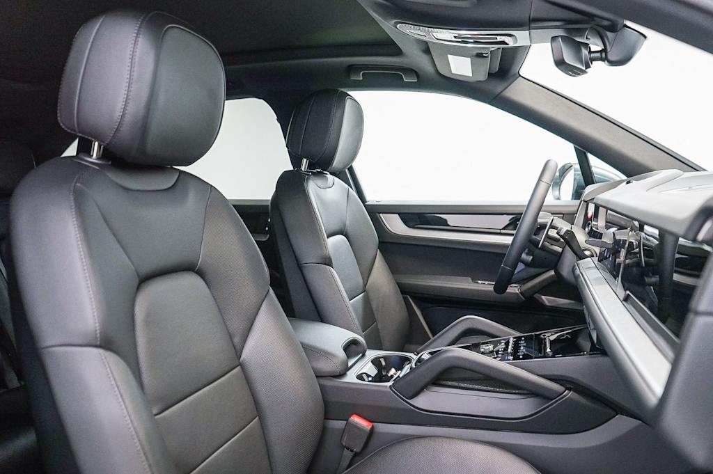 Thumbnail: 2026 Porsche Cayenne - 12