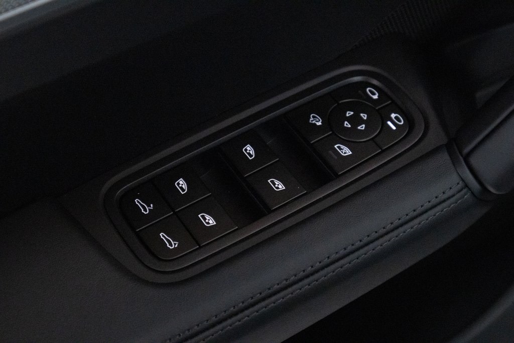 Thumbnail: 2025 Porsche Cayenne - 24