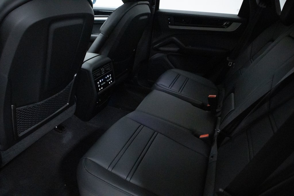 Thumbnail: 2025 Porsche Cayenne - 12