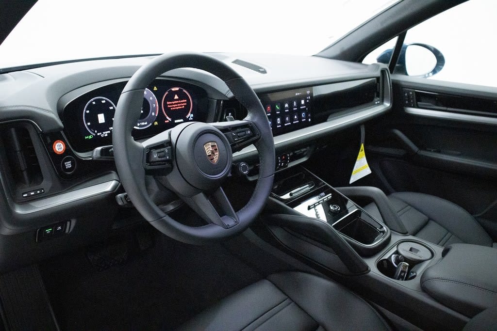 Thumbnail: 2025 Porsche Cayenne - 2