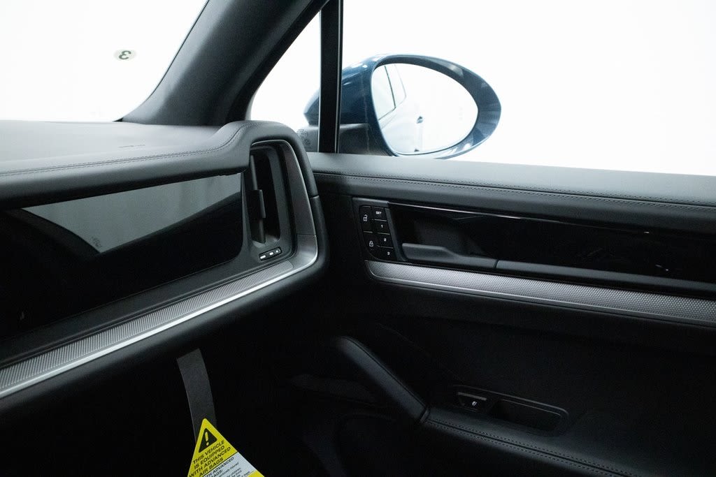 Thumbnail: 2025 Porsche Cayenne - 28