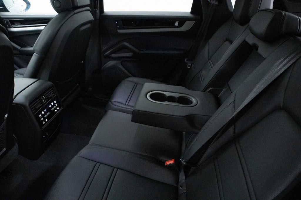 Thumbnail: 2025 Porsche Cayenne - 30