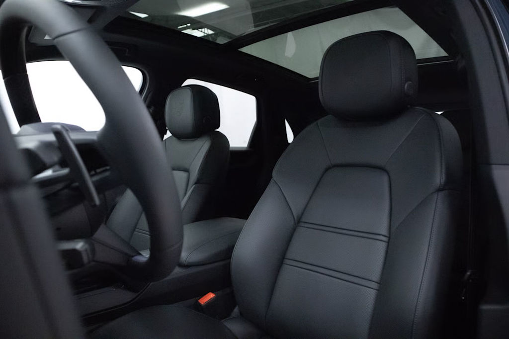 Thumbnail: 2025 Porsche Cayenne - 10